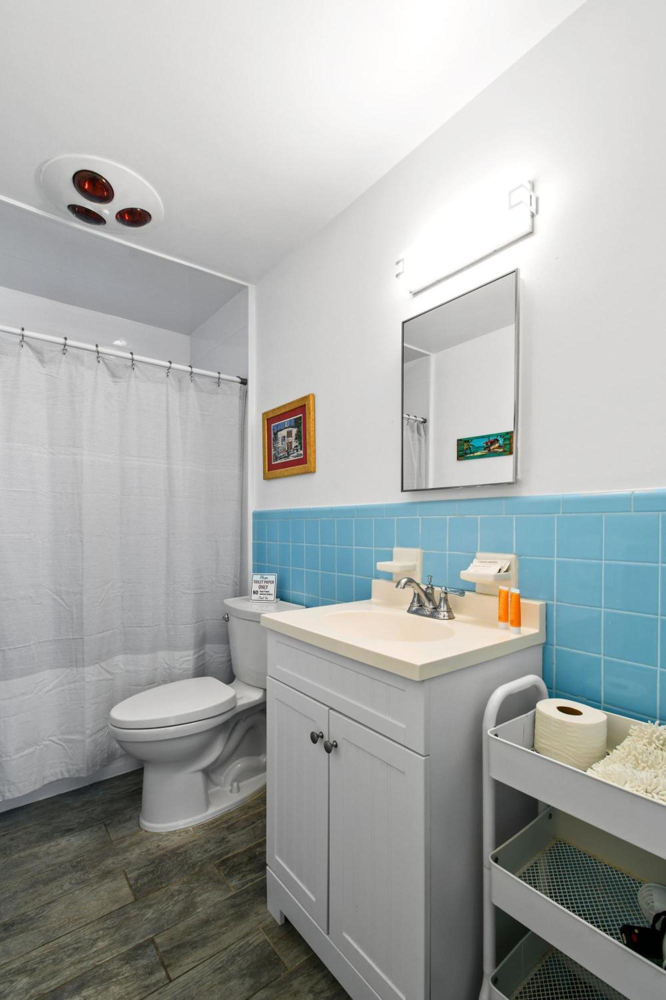 Sunshine Shores Boutique Apartments 팜비치쇼어 외부 사진