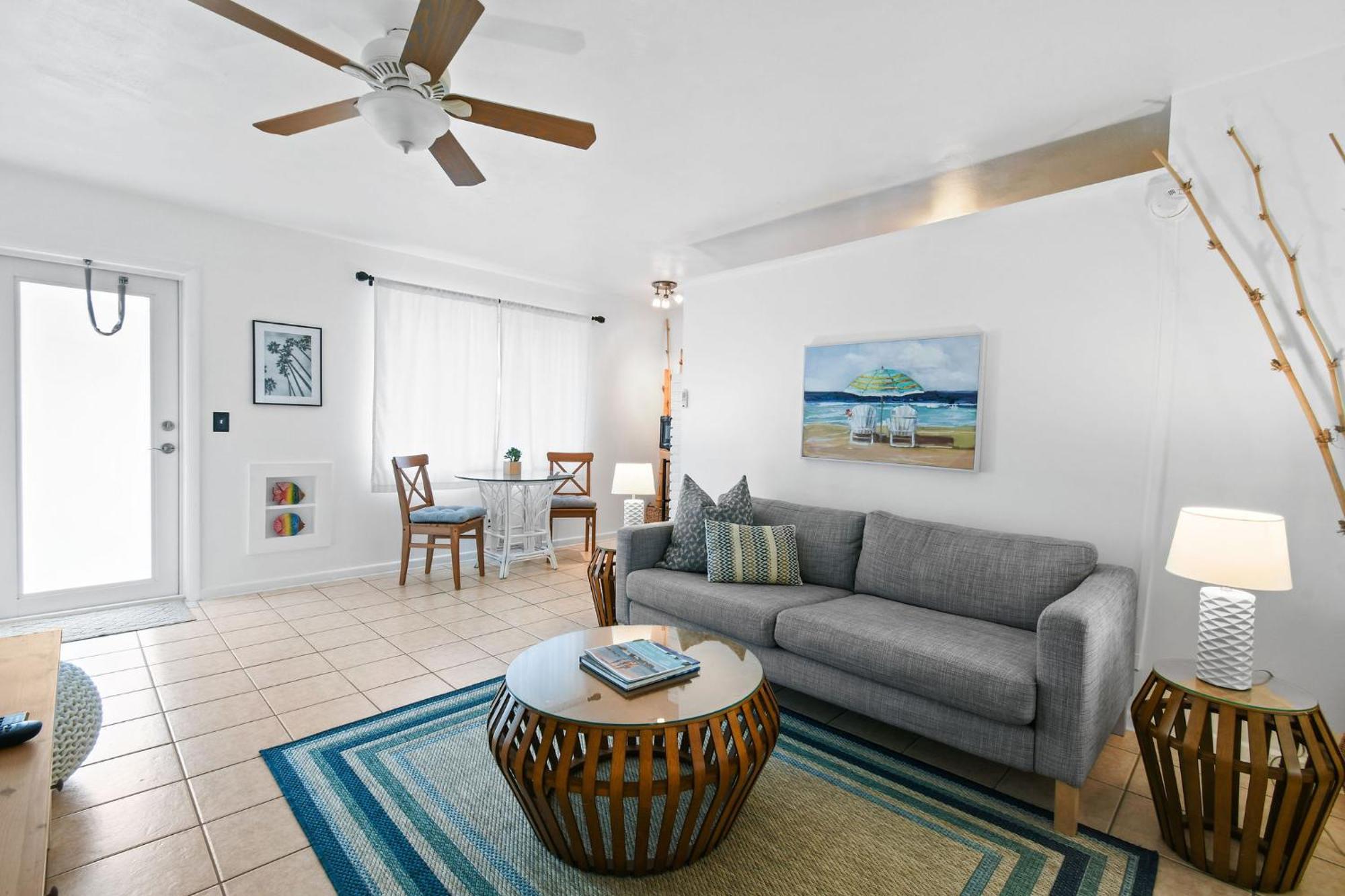 Sunshine Shores Boutique Apartments 팜비치쇼어 외부 사진